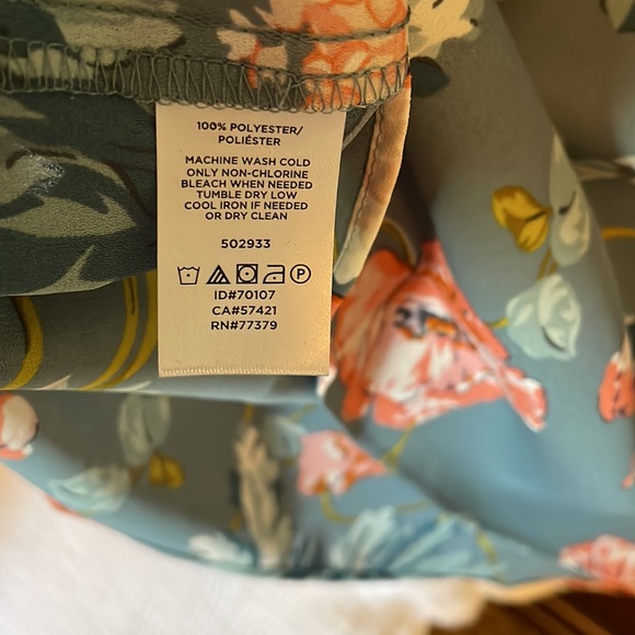 NWT. Ann Taylor LOFT Top. Long Sleeve Blouse. XXS. - Picture 11 of 16